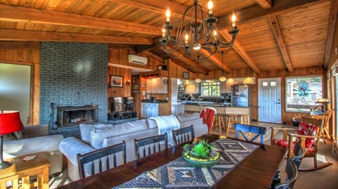 Sand Pads Living Room Area - Combined living room area with fireplace / kitchen.