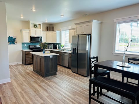 Full kitchen and dining room