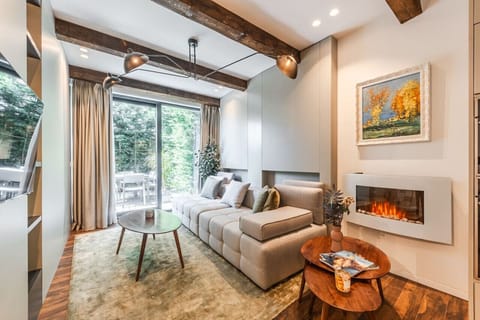 Living room (Ground floor)