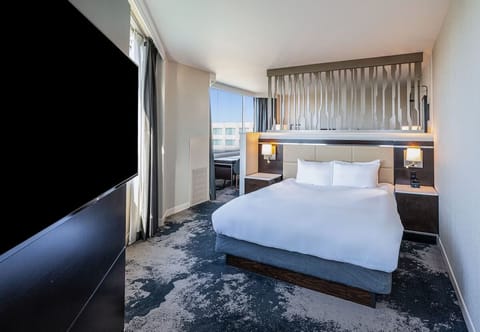 Unit with King size bed