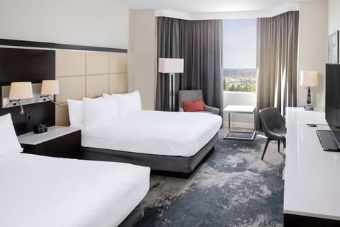 Unit with 2 Double size beds