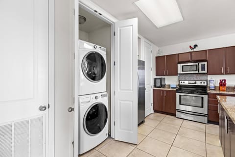 Washer and Dryer included!