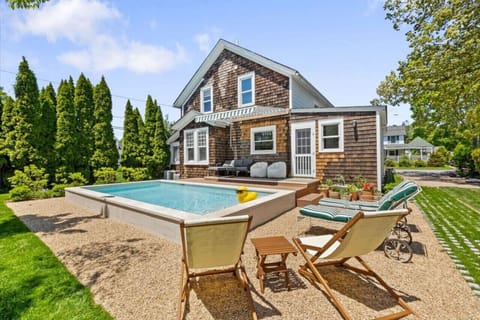 Cocktail pool 4.5 Ft deep