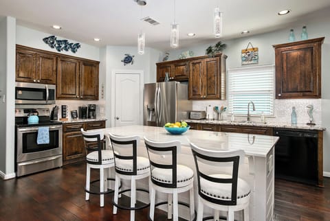 Kitchen Island with seating!