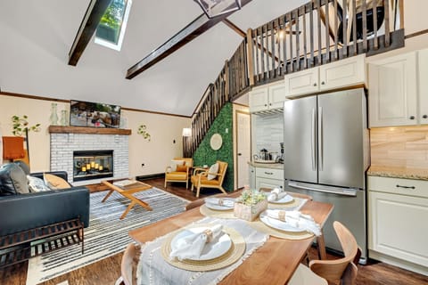 Dining area, living room