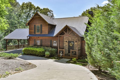 Circular Drive plus 2 car carport!