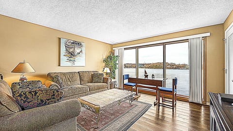 Livingroom with awesome lake view.