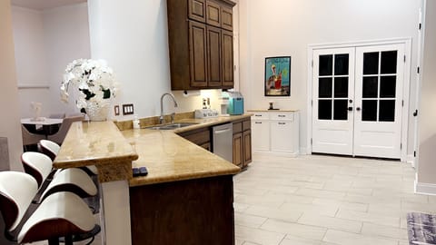 Icemaker makes 45 pounds of nugget ice a day!