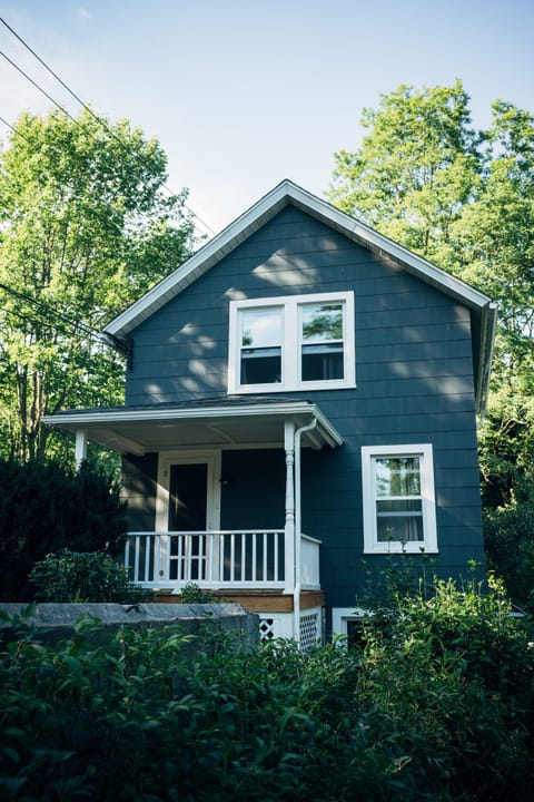 Deep Hollow House 