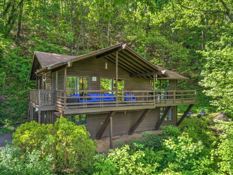 3 bedroom 2 bath built to optimize view