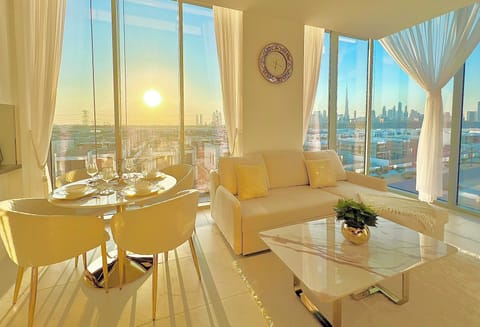 Seating area with sunset view and dinning area