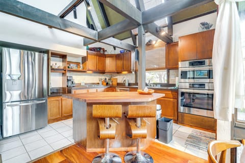 Kitchen | Main Level | Drip Coffee Maker | Toaster | Cooking Basics