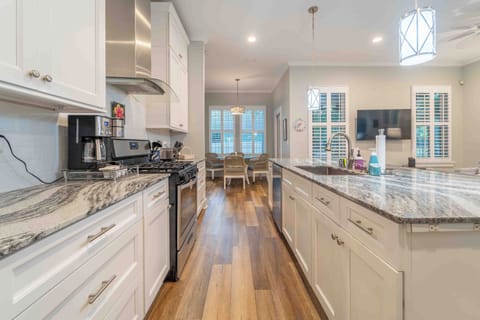 Alachua Breakfast Area