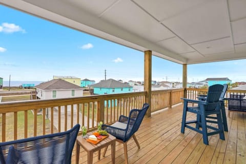 Lot's of seating on the large deck, and a beautiful ocean view!