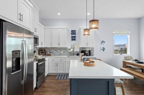 High-end, fully equipped kitchen.