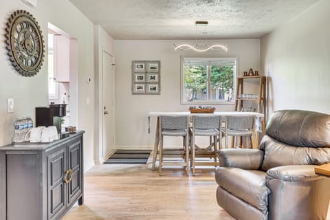 Coffee Bar | Dining Area | Dishware/Flatware