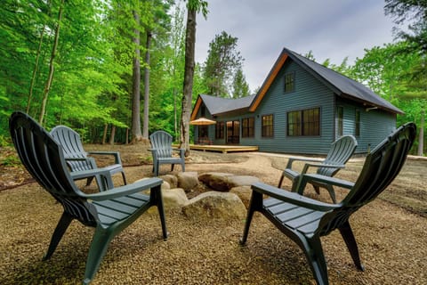 Wilmington Vacation Rental | 3BR | 2BA | 1,050 Sq Ft | 5 Steps Required