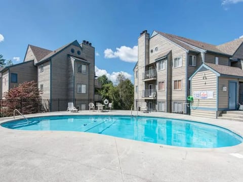 Summit of Gatlinburg Community Seasonal Outdoor Pool