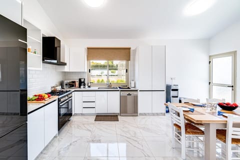 Villa Kathi by Ezoria Villas (13582)