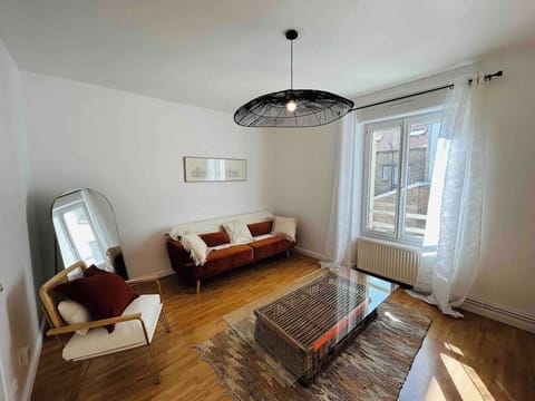 Living room image 1