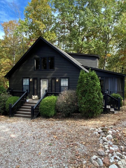 EXTERIOR FRONT OF HOME