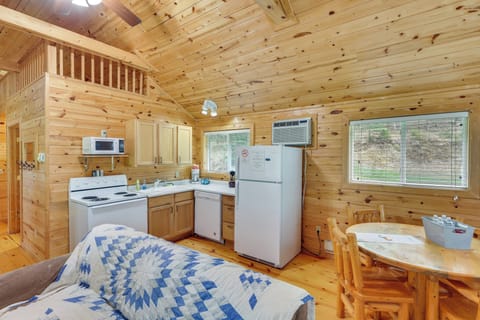 Kitchen & Dining Area | Self Check-In | Electric Heating