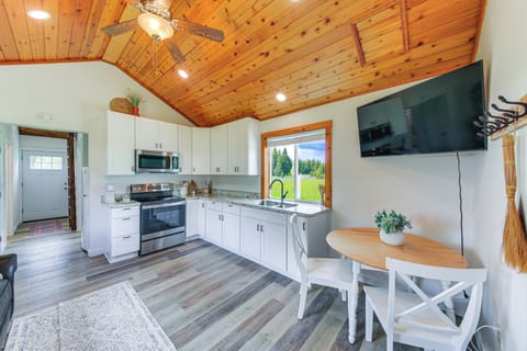 Dining Area | Dishware/Flatware | Central Heating & A/C | Free WiFi