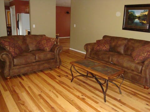 Family room 2