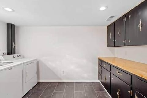 A502c738 5cb4 4040 a127 d2cd11f6337b