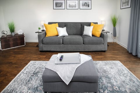 Spacious one bedroom with cozy comfortable bed in Madison. Pool & Gym onsite.