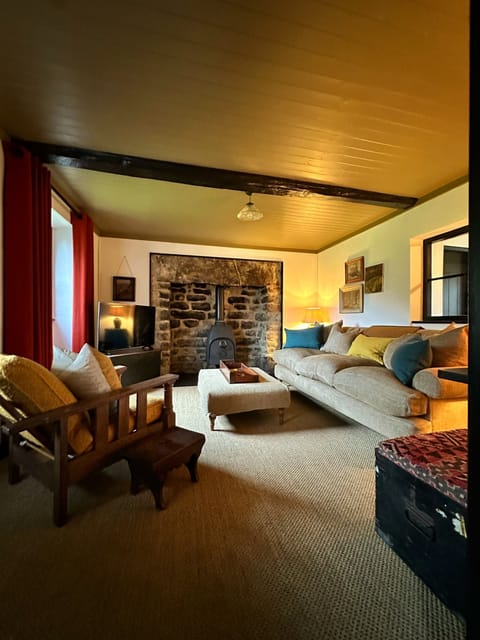 Living Room / Lounge