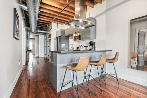 Fuel up for city exploration from this spirited industrial kitchen.