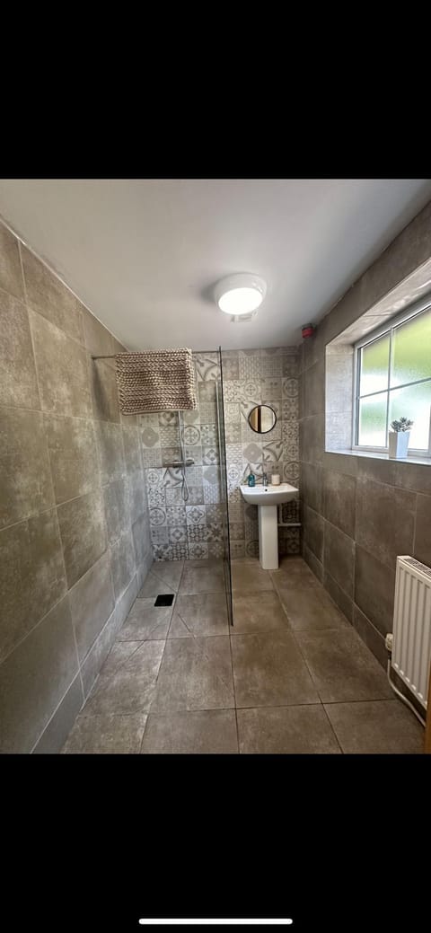 Main Bedroom ensuite