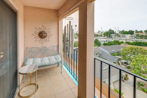Private Balcony | Single-Story Condo