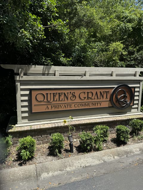 Front entrance into community 
