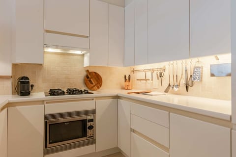 Spacious and fully equipped kitchen