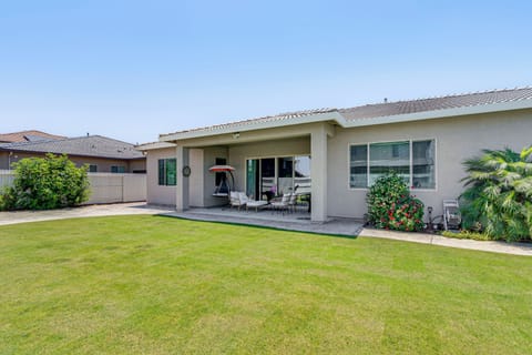 Bakersfield Vacation Rental | 4BR | 2.5BA | 3,093 Sq Ft | Step-Free Entry