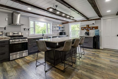 Beautiful farmhouse kitchen