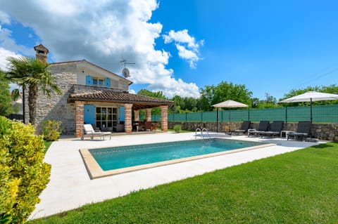 Beautiful Villa Ida with pool in Visnjan, Istria