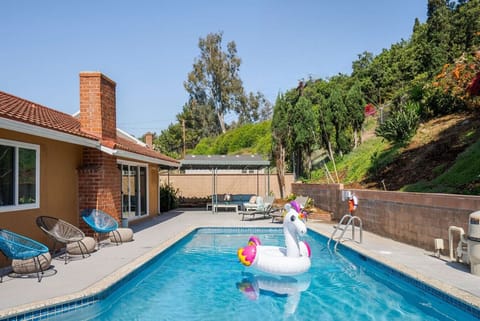 Dive into relaxation! 💦☀️ Our open pool in the backyard is the perfect spot to cool off and unwind.
