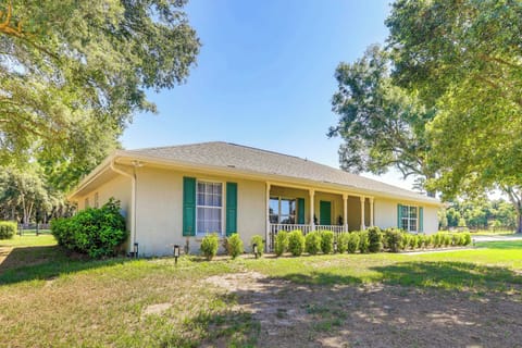 Ocala Vacation Rental | 2BR | 1BA | 1,150 Sq Ft | 1 Step to Enter
