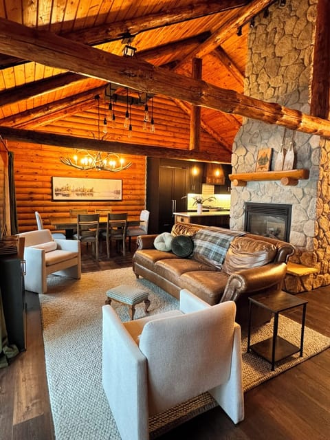 Living room in main cabin 