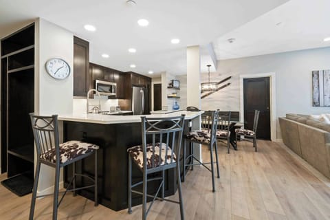 charter-1250-3281_52830035337_o