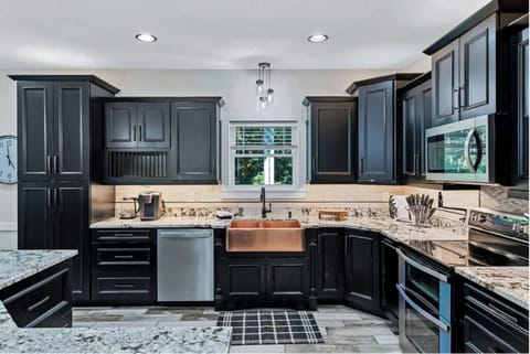 Cook with ease in this spacious, well-equipped kitchen.