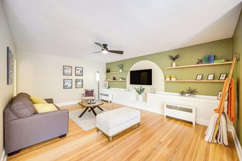 Helena Vacation Rental | 2BR | 1.5BA | 1,100 Sq Ft | Stairs Required