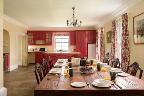 Lots of space for food preparation and dining to feel separate