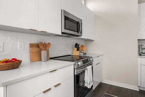 Fully Stocked Kitchen - Ready for your friends and family!