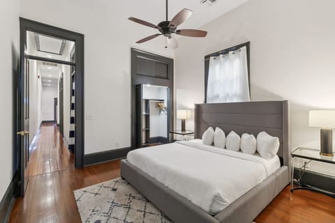 Bedroom 1 w/ King Bed