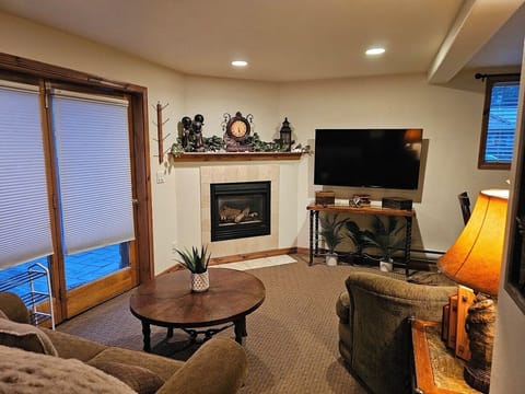 A09_LIVING AREA