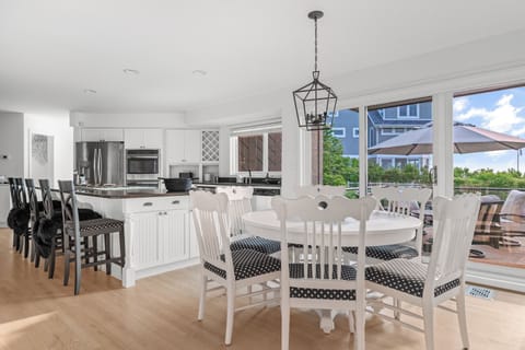 Choices are plenty at Sunset Manor, for where to chat over drinks, snacks or meals.